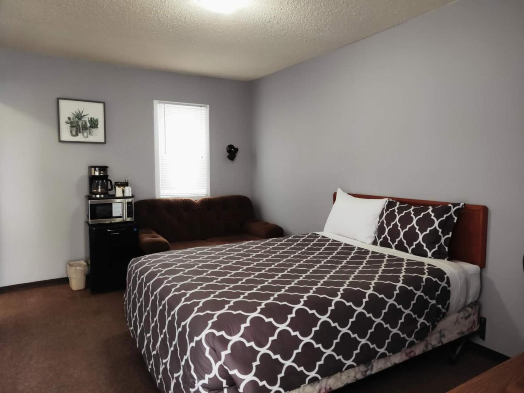 Melsask Motel Melville Exteriör bild