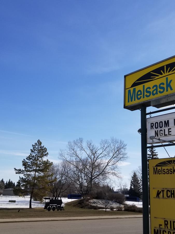 Melsask Motel Melville Exteriör bild