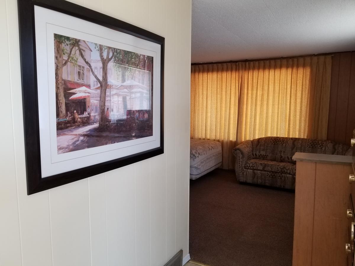 Melsask Motel Melville Exteriör bild