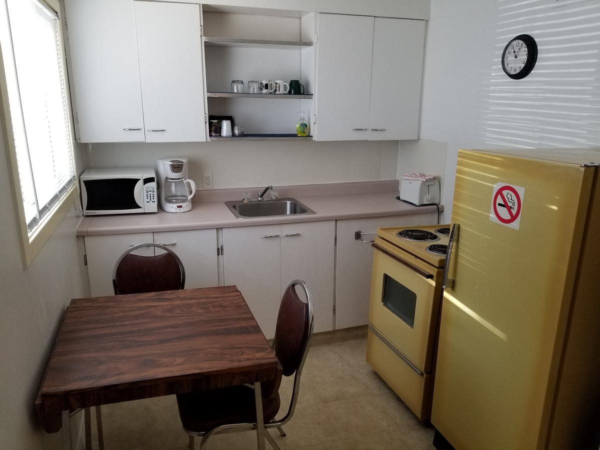 Melsask Motel Melville Exteriör bild