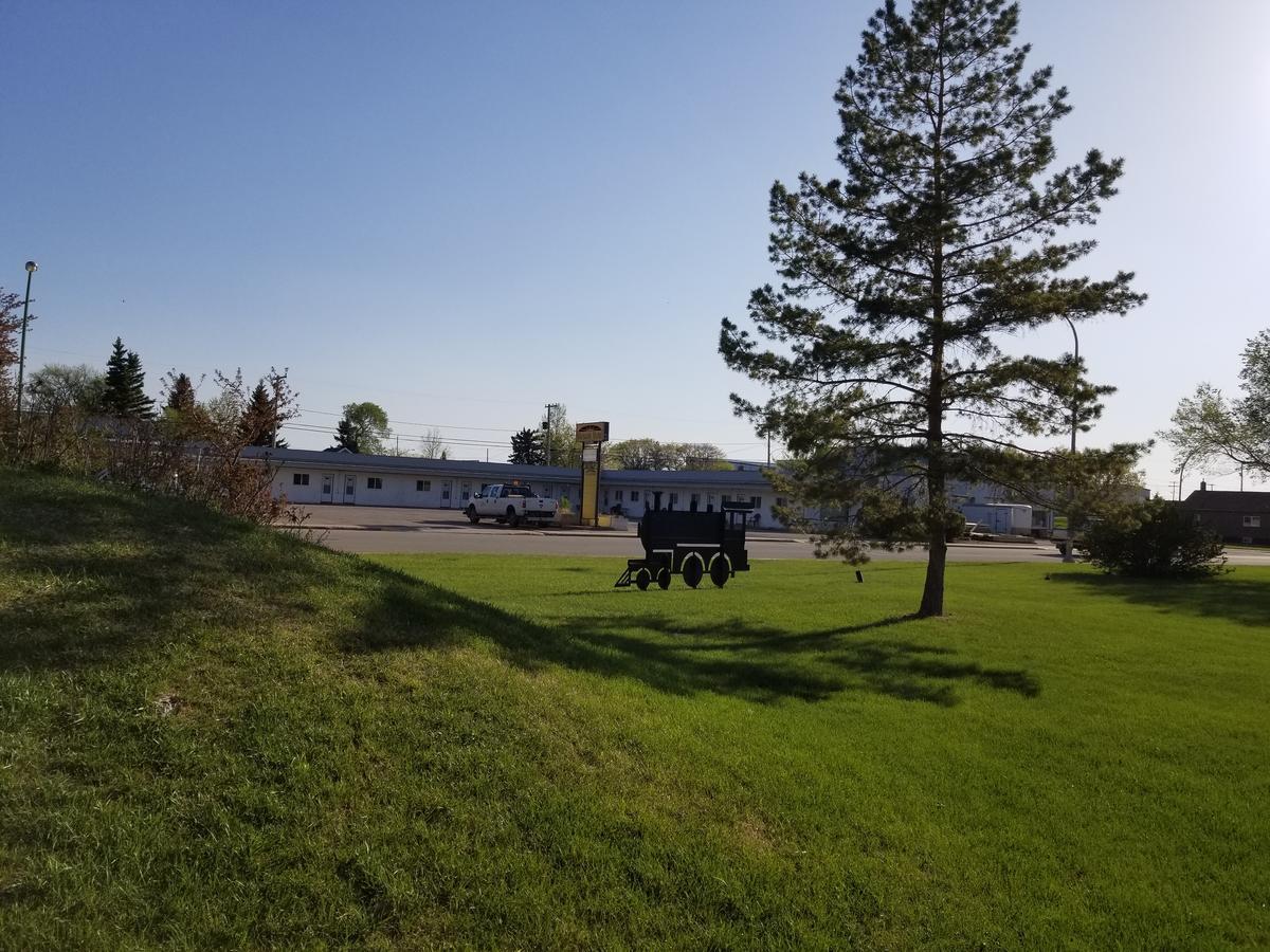 Melsask Motel Melville Exteriör bild